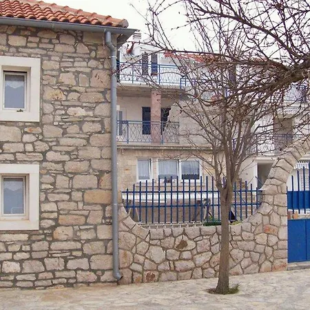 5057f アパート *