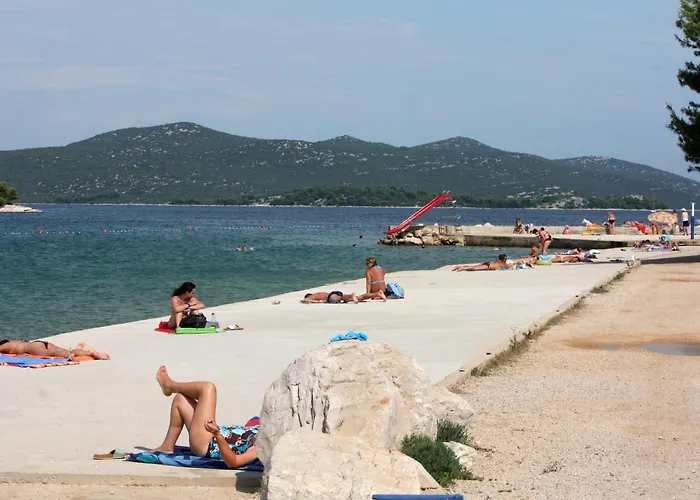 5057f アパート *